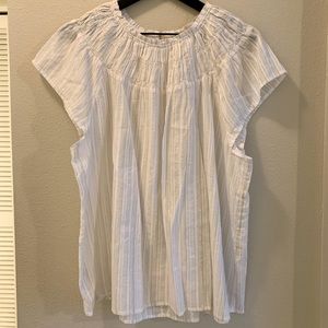 Loft Women’s NWT Silver/Gold threaded Top. Size XL